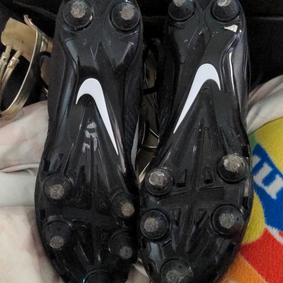 Cleats - Picture 4 of 4